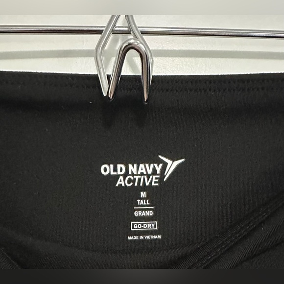 Old Navy Women’s Active Go-Dry Crops- Size Medium Tall - Picture 4 of 5